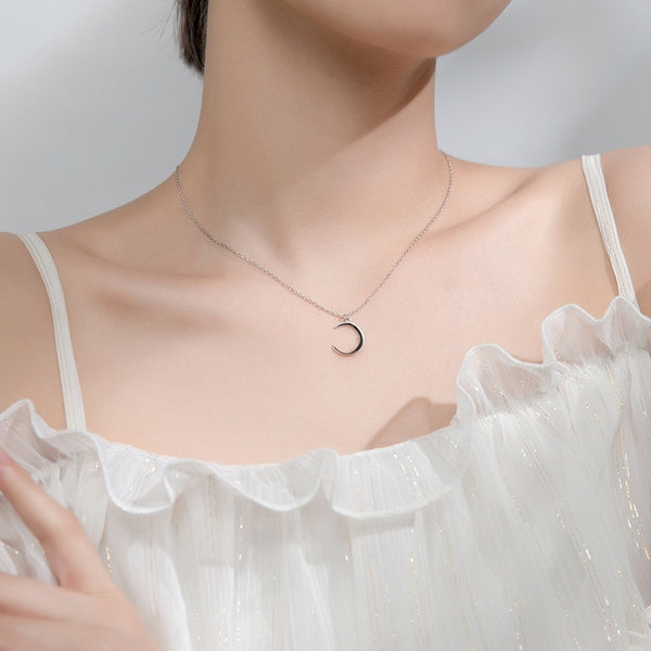 Women Crescent Moon Pendant Necklace