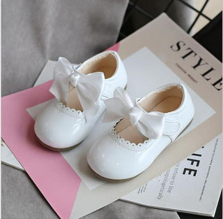 Buy white New Summer Kids Shoes 2021 Fashion Leathers Sweet Children Sandals For Girls Toddlers.